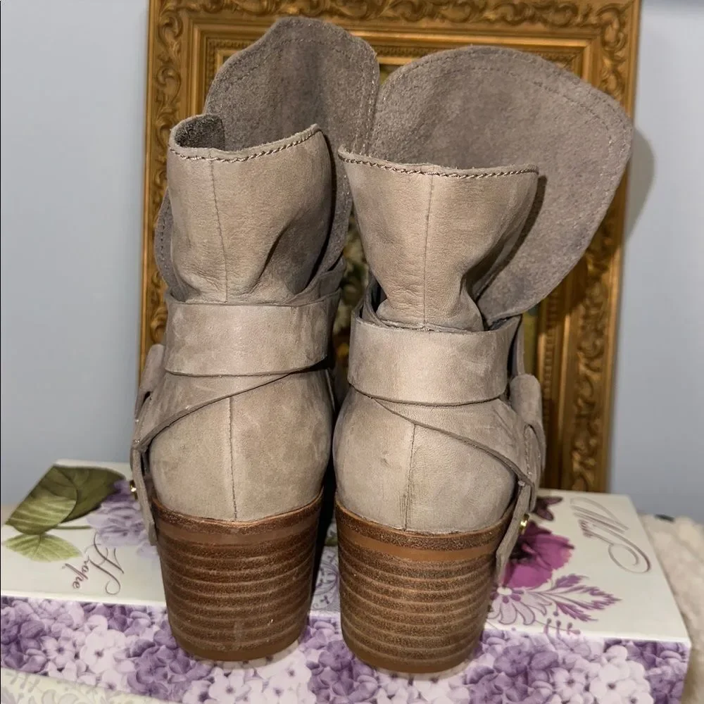 UGG 7.5 Elora Sahara Suede Ankle Block Heel Boots